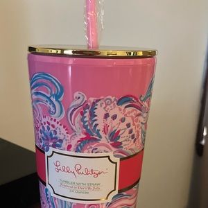 NEW tumbler with straw